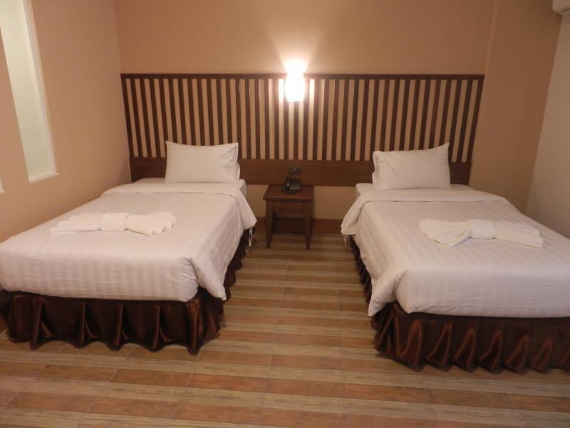 Oyo 120 Ja Siam City Near Bangkok Hospital Патая Екстериор снимка