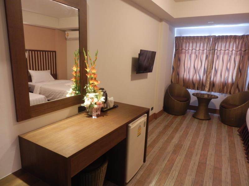 Oyo 120 Ja Siam City Near Bangkok Hospital Патая Екстериор снимка